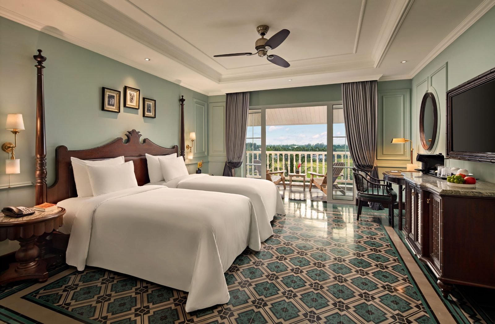 Premium recovery suite with private balcony